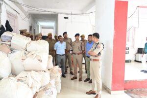 पुलिस अधीक्षक ने पुलिस कार्यालय का किया औचक निरीक्षण अभिलेखों व व्यवस्थाओं की परखी हकीकत।   MD NEWS बहुआयामी समाचार।                       रिपोर्ट शाहनूर आलम जिला सहायक ब्यूरो प्रमुख फतेहपुर