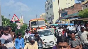 सिद्धार्थनगर:स्कूल में जलजमाव से भड़के छात्र, बस्ती–सिद्धार्थनगर मार्ग किया जाम