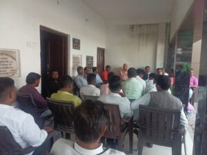 पत्रकार हितों एवं संगठन के विस्तार को लेकर पूर्वांचल पत्रकार एसोसिएशन सदर महराजगंज की बैठक