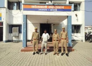 बदायूँ:एटीएम लूटने आया था ‘औजारों का बैग’ लेकर, रुपये नहीं निकले तो मशीन पर किया हमला; 100 कैमरों ने खोला राज।