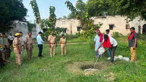 ऑपरेशन दहन के तहत महराजगंज पुलिस की बड़ी कार्रवाई, 78 लीटर अवैध कच्ची शराब का कराया विनिष्टीकरण