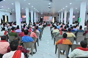 मुख्यमंत्री द्वारा बाराबंकी में 68,000 ग्राम प्रहरियों का सम्मान