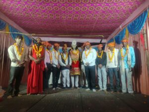 जिला पंचायत सदस्य वार्ड नं 43 के प्रत्याशी रामभान सिंह निषाद और नव चेतना पार्टी के पदाधिकारियों ने बगेड़िया में किया रामलीला का फीता काटकर भव्य शुभारंभ, उमड़ा जनसैलाब