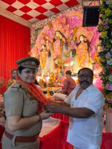 ब्रेकिंग न्यूज़:अयोध्या में नवरात्रि की धूम दर्शन के लिए उमड़े लाखों श्रद्धालु, ड्यूटी पर तैनात पुलिसकर्मियों का हुआ सम्मान