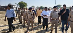 हाथरस में रावण दहन कार्यक्रम स्थल का डीएम और एसपी ने किया निरीक्षण, सुरक्षा व्यवस्था पर दिए निर्देश