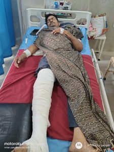 एनएच-27 पर पेट्रोमैक्स में ब्लास्ट, युवक गंभीर रूप से घायल,ट्रक चालक मौके से फरार, पेट्रोल पंप पर खड़े होने वाले ट्रकों को लेकर उठे सवाल