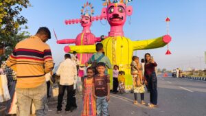 कानपुर देहात से बड़ी खबर:रायपुर के मेले में गूंजा जय श्रीराम का जयघोष, रावण और मेघनाथ के पुतलों का हुआ दहन
