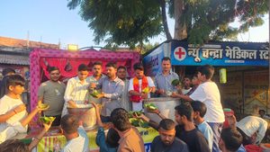 रानीमऊ चौराहा माता के दरबार में हुआ विशाल भंडारा,एस एच ओ पटरंगा शशिकांत यादव ने ग्रहण किया प्रसाद