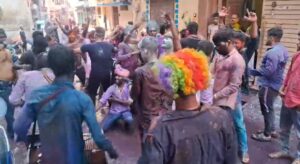 काशी में सौहार्दपूर्ण माहौल में  संपन्न हुई होली..