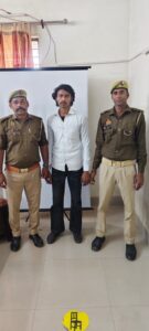 थाना रामराज पुलिस टीम ने, 01, तंमचाधारी को किया गिरफ्तार।