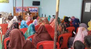पुलिस प्रशासन द्वारा महिलाओं के कल्याण हेतु संचालित योजनाओं के बारे में अवगत कराया गया