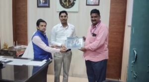 बुढ़ाना में नवनियुक्त SDM कृष्ण कांत विश्वकर्मा का MD News टीम ने किया स्वागत, विकास कार्यों पर हुई विस्तार से चर्चा,