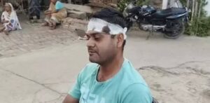 जनपद बाराबंकी के हासेमऊ में सीसी रोड निर्माण के उद्घाटन व जनसभा के दौरान आर्मी जवान को पीटने का आरोप