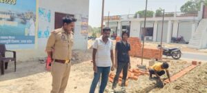 प्रयागराज के फूलपुर थाने के एकडला में भव्य पुलिस चौकी का निर्माण कार्य तेज, क्षेत्रीय लोगों के सहयोग से बन रही चौकी