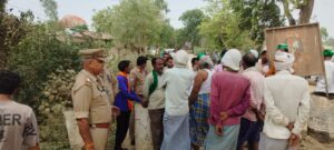 भारतीय किसान यूनियन भदौरिया संगठन की मासिक बैठक संपन्न हुई जिसमें तहसील क्षेत्र की समस्याओं को लेकर 10 सूत्रीय ज्ञापन उप जिला अधिकारी सिरौली गौसपुर के साथ-साथ जिलाधिकारी बाराबंकी को सौंपा।