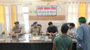 किसान यूनियन ने तहसील सदर में प्रदर्शन कर सोंपा ज्ञापन।