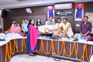 कलेक्ट्रेट सभागार में हुआ शिक्षामित्र सम्मान एवं बड़े हुए मानदेय का वितरण कार्यक्रम