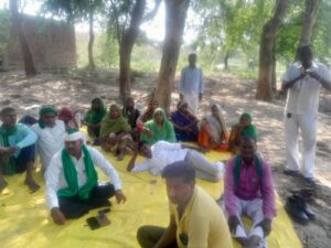 लखनऊ-वर्दी के नशे में चूर दबंग दरोगा ने दिखाई हनक, किसान नेता को जड़े थप्पड़, दी जाति सूचक गालियां