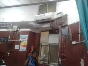 जिला अस्पताल की इमरजेंसी में ‘बीमार’ पड़ी AC, मरीजों को न ठंडी हवा न CT स्कैन की फिल्म; CMS-अधीक्षक भी नहीं कर रहे ‘इलाज’