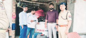 निचलौल:अवैध डीजल कारोबार पर प्रशासन का बड़ा चाबुक, 700 लीटर ईंधन जब्त, हड़कंप
