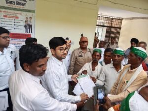 किसानों की 11 सूत्री मांगों को लेकर भाकियू अम्वावता का प्रदर्शन, एसडीएम को सौंपा ज्ञापन