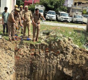 मोहनलालगंज पुलिस ने नष्ट कराई 4200 लीटर अवैध शराब