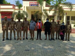 निचलौल:नौकरी के नाम पर ठगी करने वाले गिरोह का भंडाफोड़, महिला समेत 4 गिरफ्तार