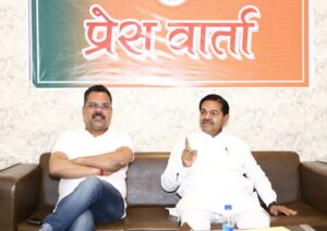 विकास की पटरी पर दौड़ेगा बदायूँ, लखनऊ रेल सेवा को मिली मंजूरी :- बी.एल. वर्मा