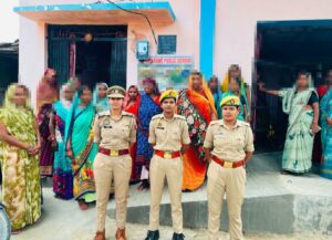 मिशन शक्ति 5.0 के तहत निचलौल पुलिस ने सेमरहना में आयोजित किया ‘बहू-बेटी सम्मेलन’