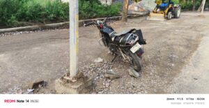 अज्ञात वाहन की टक्कर से बाइक सवार युवक की मौत।