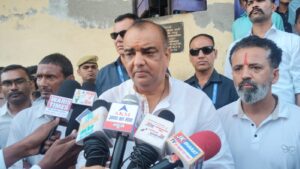 मृतक के पिता को नगर पालिका में नौकरी, चार लाख की आर्थिक सहायता : आकाश