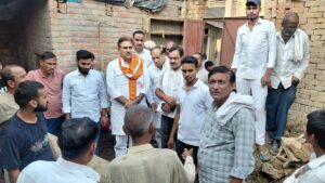 बुढ़ाना:मकान गिरने से मासूम सानवी की मौत, पूर्व विधायक उमेश मलिक ने परिजनों से मिलकर जताया शोक