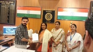 गोरखपुर में सम्मानित शिक्षिकाओं का जिलाधिकारी रामपुर ने बढ़ाया मान