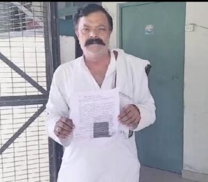 सरकारी जमीन और तालाब पर अवैध कब्जे के आरोप, एसडीएम से शिकायत