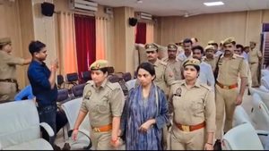 बस्ती में थानाध्यक्ष की मौत का खुलासा: हनीट्रैप, ब्लैकमेलिंग और लाखों की वसूली का आरोप; महिला समेत तीन गिरफ्तार
