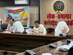 बाराबंकी: 1 नवंबर से शुरू होगी धान खरीद, डीएम के सख्त निर्देश—लघु व सीमांत किसानों को मिले प्राथमिकता, लापरवाही पर नपेंगे अफसर​