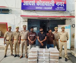 ​बाराबंकी में कोडीनयुक्त कफ सिरप की बड़ी तस्करी का भंडाफोड़: 1350 शीशियों के साथ तीन तस्कर गिरफ्तार, दो स्कूटी ज़ब्त