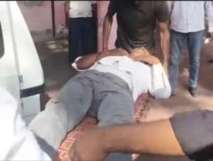 फतेहपुर पिकअप बाइक की आमने-सामने टक्कर तीन युवक गंभीर घायल एक की हालत नाजुक
