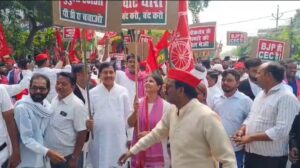 प्रयागराज में ज्ञानेश कुमार के खिलाफ सपा का प्रदर्शन पुतला जलाकर जताया विरोध रिपोर्ट ज़ुबैर अहमद MD NEWS बहुआयामी समाचार