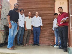 अधीक्षक ने की छापेमारी में पांच क्लीनिक सील दो को नोटिस किशनपुर में दोबारा खुला इस्माइल डेंटल केयर भी सील