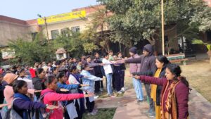 एनएसएस ने निकाली सड़क सुरक्षा जागरूकता रैली, छात्रों छात्राओं ने ली शपथ