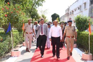 जिला जज कन्नौज नरेंद्र कुमार झा,जिलाधिकारी कन्नौज, आशुतोष मोहन अग्निहोत्री तथा पुलिस अधीक्षक कन्नौज, विनोद कुमार द्वारा जिला कारागार कन्नौज का किया गया आकस्मिक निरीक्षण ।