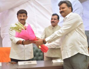 Street Vendors’ Issues Discussed at National Seminar; MP Manoj Tiwari Calls Vendors the Backbone of India’s Economy