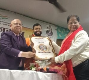 17 Eminent Personalities Honoured with Kashi Navratna Award; Ravishankar Sharma Receives Special Recognition
