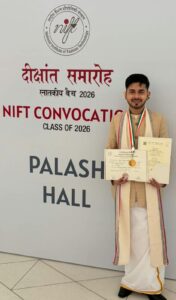 काशी के अमित कुमार सिंह ने निफ्ट चेन्नई में जीता स्वर्ण पदक95 प्रतिशत अंक हासिल कर राष्ट्रपति द्रौपदी मुर्मु से प्राप्त किया सम्मान, 25 हजार रुपये का नकद पुरस्कार