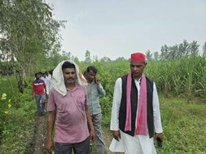 ग्राम बरखेड़ा पहुंचकर सपा नेता एड राम बहादुर ने शोकाकुल परिवार से की मुलाकात
