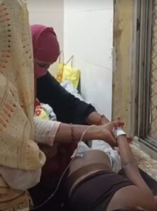 अज्ञात वाहन की टक्कर से युवक गंभीर घायल, बीआरडी मेडिकल कॉलेज रेफर; चालक की तलाश जारी