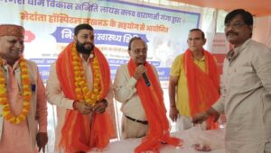 मेदांता हॉस्पिटल के निशुल्क स्वास्थ्य शिविर में उमड़ी भीड़, विशेषज्ञ चिकित्सकों ने की जांच