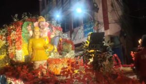 फतेहाबाद में सोमवार को भगवान श्री जगन्नाथ सेवा समिति ने लगातार चौथे साल इस रथयात्रा का आयोजन किया।                          रिपोर्टर बलराम सिंह निषाद ब्यूरो चीफ आगरा            MD NEWS बहुआयामी समाचार