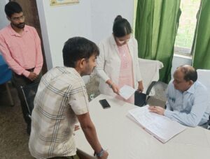 मुख्य चिकित्सा अधिकारी गोंडा ने प्राथमिक स्वास्थ्य केंद्र मुड़ेरवा माफी का किया औचक निरीक्षण।                       एमडी न्यूज राष्ट्रीय शिकायत निवारण अधिकारी- अजीत यादव
